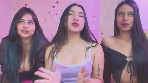 Snapshot of miss_saraxxx chatting on 10/16/25, 03:13 Angel Sophie Tif online show from 10/16/25, 03:13