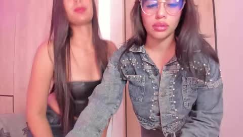 Snapshot of miss_saraxxx chatting on 12/02/25, 04:35 Angel Sophie Tif online show from 12/02/25, 04:35