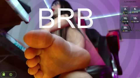 Snapshot of miss_scarllet chatting on 01/14/25, 02:08    100 thumbs up online show from 01/14/25, 02:08