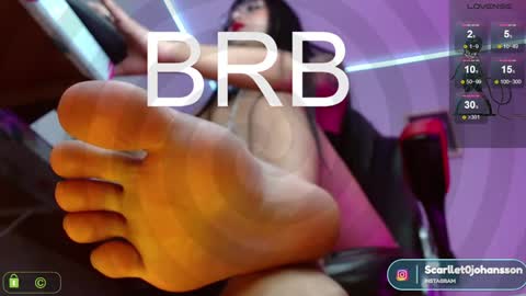 Snapshot of miss_scarllet chatting on 01/15/25, 01:09    100 thumbs up online show from 01/15/25, 01:09