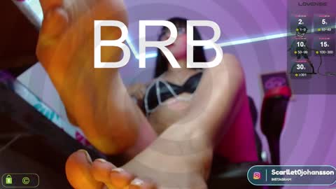 Snapshot of miss_scarllet chatting on 01/16/25, 02:09    100 thumbs up online show from 01/16/25, 02:09