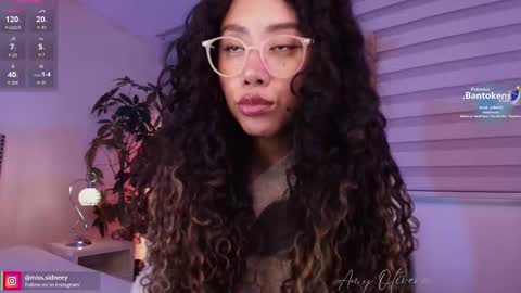 Amy Olivera online show from 10/16/25, 01:23