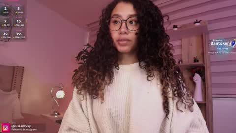 Amy Olivera online show from 10/20/25, 01:00