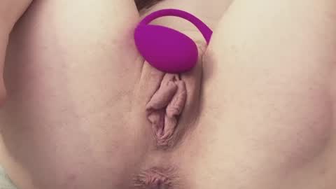 Snapshot of miss_smile_ chatting on 04/21/26, 10:45 Vikki online show from 04/21/26, 10:45