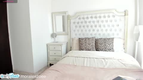 Zoee     online show from 12/05/24, 04:01