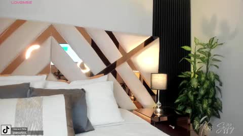 Snapshot of miss_soffy chatting on 03/11/25, 11:44 Sofia Alvarez online show from 03/11/25, 11:44