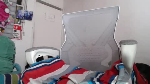 Snapshot of miss_spy chatting on 04/08/26, 05:02 Kortana 2.0 dont forget thumbs up and follow me on twitter online show from 04/08/26, 05:02