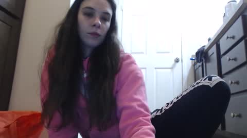 Snapshot of miss_sunshine01 chatting on 12/07/24, 02:09 Bella online show from 12/07/24, 02:09