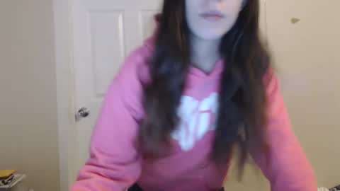 Snapshot of miss_sunshine01 chatting on 03/12/25, 02:56 Bella online show from 03/12/25, 02:56