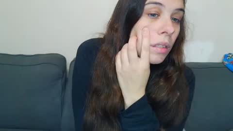 Snapshot of miss_sunshine01 chatting on 09/19/25, 02:29 Bella online show from 09/19/25, 02:29