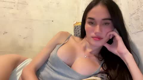 Snapshot of miss_sunshinex chatting on 07/11/26, 06:43 Shine online show from 07/11/26, 06:43