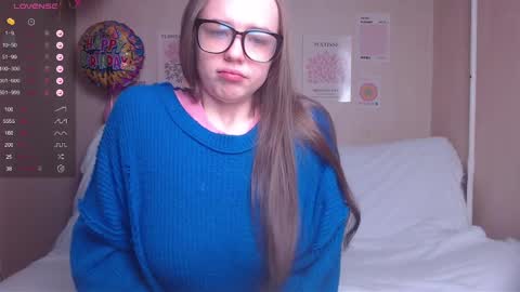 Snapshot of miss_sweetbb chatting on 12/11/24, 02:52 Bella online show from 12/11/24, 02:52