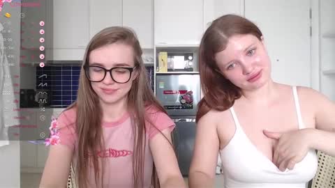 Snapshot of miss_sweetbb chatting on 02/13/25, 06:09 Bella online show from 02/13/25, 06:09