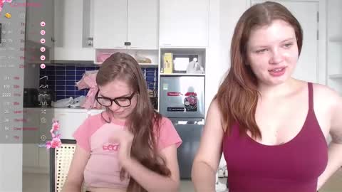 Snapshot of miss_sweetbb chatting on 02/14/25, 06:02 Bella online show from 02/14/25, 06:02