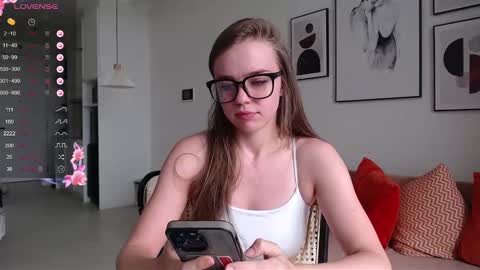 Snapshot of miss_sweetbb chatting on 03/02/25, 02:51 Bella online show from 03/02/25, 02:51