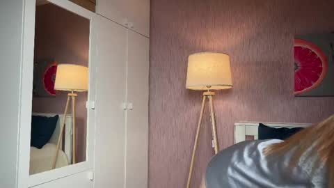 Snapshot of miss_sweetdream chatting on 03/31/26, 06:36 Emily online show from 03/31/26, 06:36