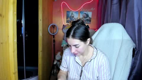 Snapshot of miss_tasy chatting on 03/22/26, 04:49 Melanie January 15th is my birthday there will be an interesting show online show from 03/22/26, 04:49