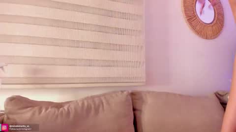 Snapshot of miss_toronto chatting on 03/04/25, 06:39 Adara Lpez online show from 03/04/25, 06:39