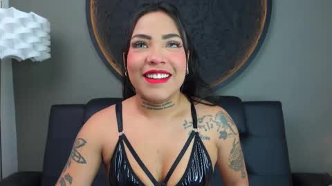 Vaiolette online show from 10/11/25, 11:09