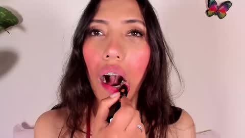 Snapshot of miss_veronica2 chatting on 03/03/26, 01:50 Miss Veronica online show from 03/03/26, 01:50