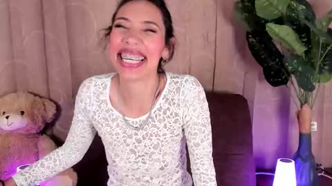 Snapshot of miss_veronica2 chatting on 03/19/26, 01:15 Miss Veronica online show from 03/19/26, 01:15