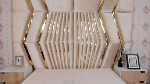 Snapshot of miss_veronicaa chatting on 12/12/24, 11:40 Veronica summer 7AM to 1500 PM hour GMT-5 online show from 12/12/24, 11:40