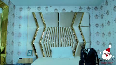 Snapshot of miss_veronicaa chatting on 12/20/24, 11:43 Veronica summer 7AM to 1500 PM hour GMT-5 online show from 12/20/24, 11:43