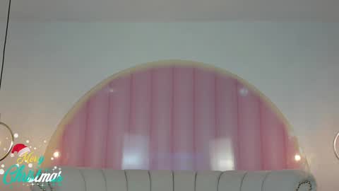 Snapshot of miss_veronicaa chatting on 12/26/24, 12:05 Veronica summer 7AM to 1500 PM hour GMT-5 online show from 12/26/24, 12:05