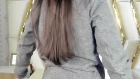 Snapshot of miss_veronicaa chatting on 01/02/25, 11:41 Veronica summer 7AM to 1500 PM hour GMT-5 online show from 01/02/25, 11:41