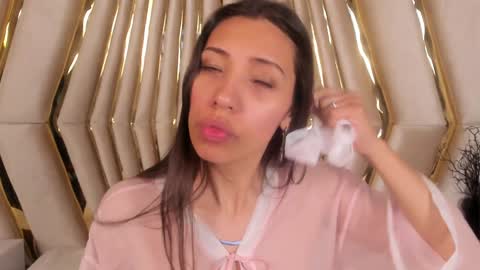 Snapshot of miss_veronicaa chatting on 01/02/25, 05:50 Veronica summer 7AM to 1500 PM hour GMT-5 online show from 01/02/25, 05:50