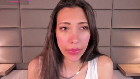 Snapshot of miss_veronicaa chatting on 01/03/25, 02:40 Veronica summer 7AM to 1500 PM hour GMT-5 online show from 01/03/25, 02:40