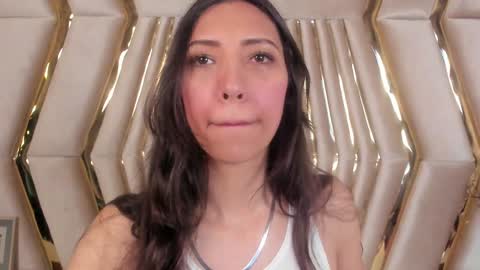 Snapshot of miss_veronicaa chatting on 01/06/25, 01:41 Veronica summer 7AM to 1500 PM hour GMT-5 online show from 01/06/25, 01:41