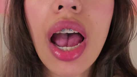 Snapshot of miss_veronicaa chatting on 01/14/25, 05:34 Veronica summer 7AM to 1500 PM hour GMT-5 online show from 01/14/25, 05:34