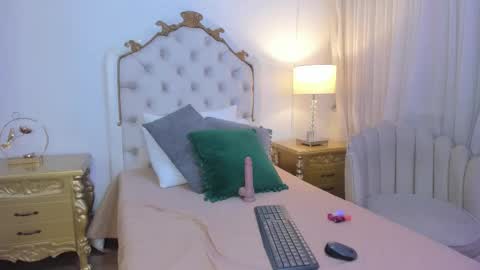 Snapshot of miss_vivienne chatting on 11/26/25, 03:51 miss vivienne online show from 11/26/25, 03:51