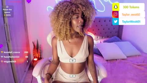 Snapshot of miss_west chatting on 12/05/24, 08:33 Tay Tay Independent Model   online show from 12/05/24, 08:33