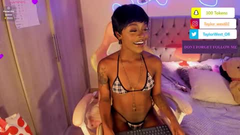 Snapshot of miss_west chatting on 10/17/25, 04:48 Tay Tay Independent Model   online show from 10/17/25, 04:48