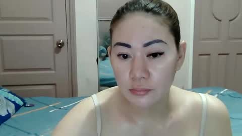 Snapshot of miss_zephyr chatting on 02/21/26, 01:39 HOT MOMMY ZEPHYR online show from 02/21/26, 01:39