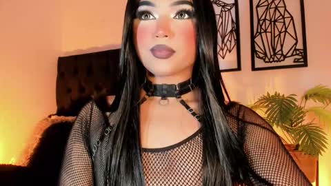 Snapshot of miss_zz chatting on 11/24/25, 08:08 miss_zz online show from 11/24/25, 08:08