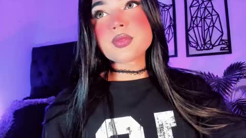 Snapshot of miss_zz chatting on 12/01/25, 12:10 miss_zz online show from 12/01/25, 12:10