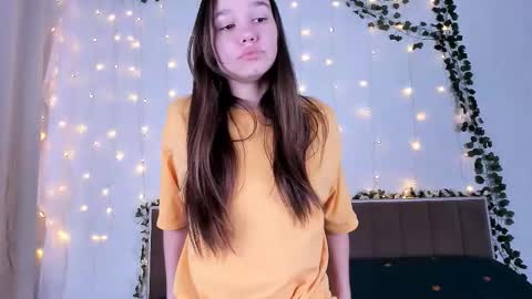 Snapshot of missa_queen chatting on 11/26/25, 11:00 Eva online show from 11/26/25, 11:00