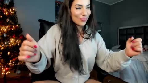 Alesyamuscledoll online show from 12/17/24, 10:00