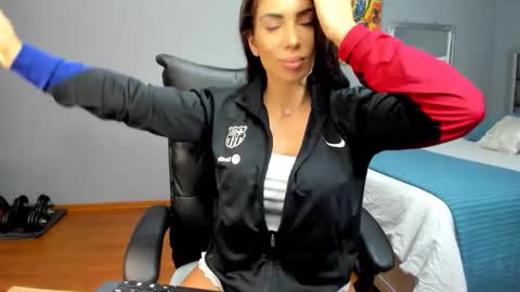 Alesyamuscledoll online show from 01/18/25, 08:30