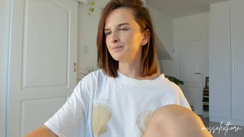 Alexandra Thorn online show from 04/07/26, 10:37
