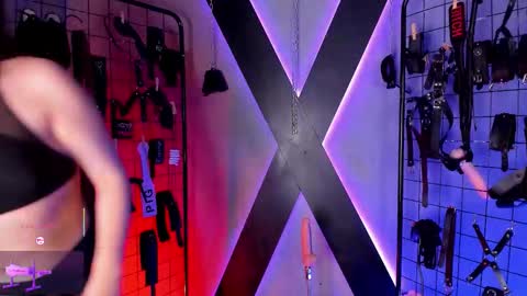 Snapshot of missalix_miah_bdsm chatting on 10/18/25, 07:03 Miss Alix and Mia Slave online show from 10/18/25, 07:03