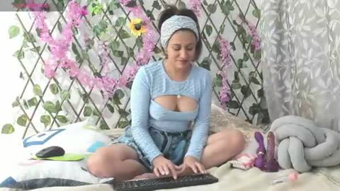 Snapshot of missangel_8 chatting on 08/07/26, 05:42 Missangel 8 online show from 08/07/26, 05:42