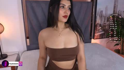 Laura online show from 10/21/25, 01:45