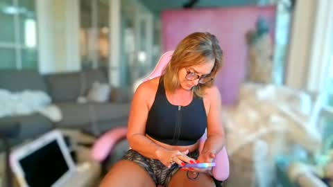 MissBehavinxoxo online show from 10/22/25, 12:16