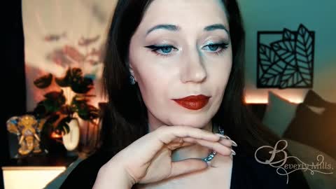 The divine Beverly online show from 02/05/25, 05:09