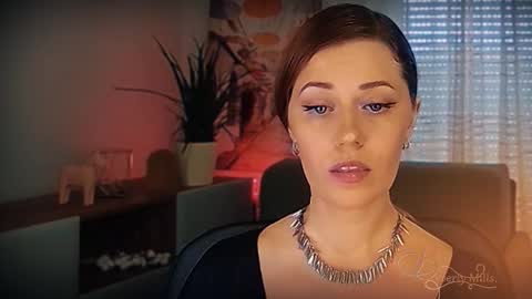 Snapshot of missbeverlymills chatting on 03/03/26, 12:55 The divine Beverly online show from 03/03/26, 12:55