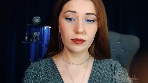 Snapshot of missbeverlymills chatting on 04/04/26, 05:43 The divine Beverly online show from 04/04/26, 05:43